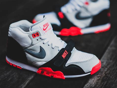 nike air trainer 1 infrared|Mehr.